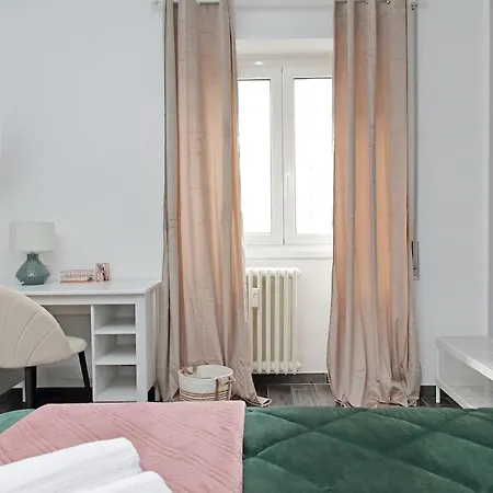 Maka, Dal Fascino Unico Apartment Rome